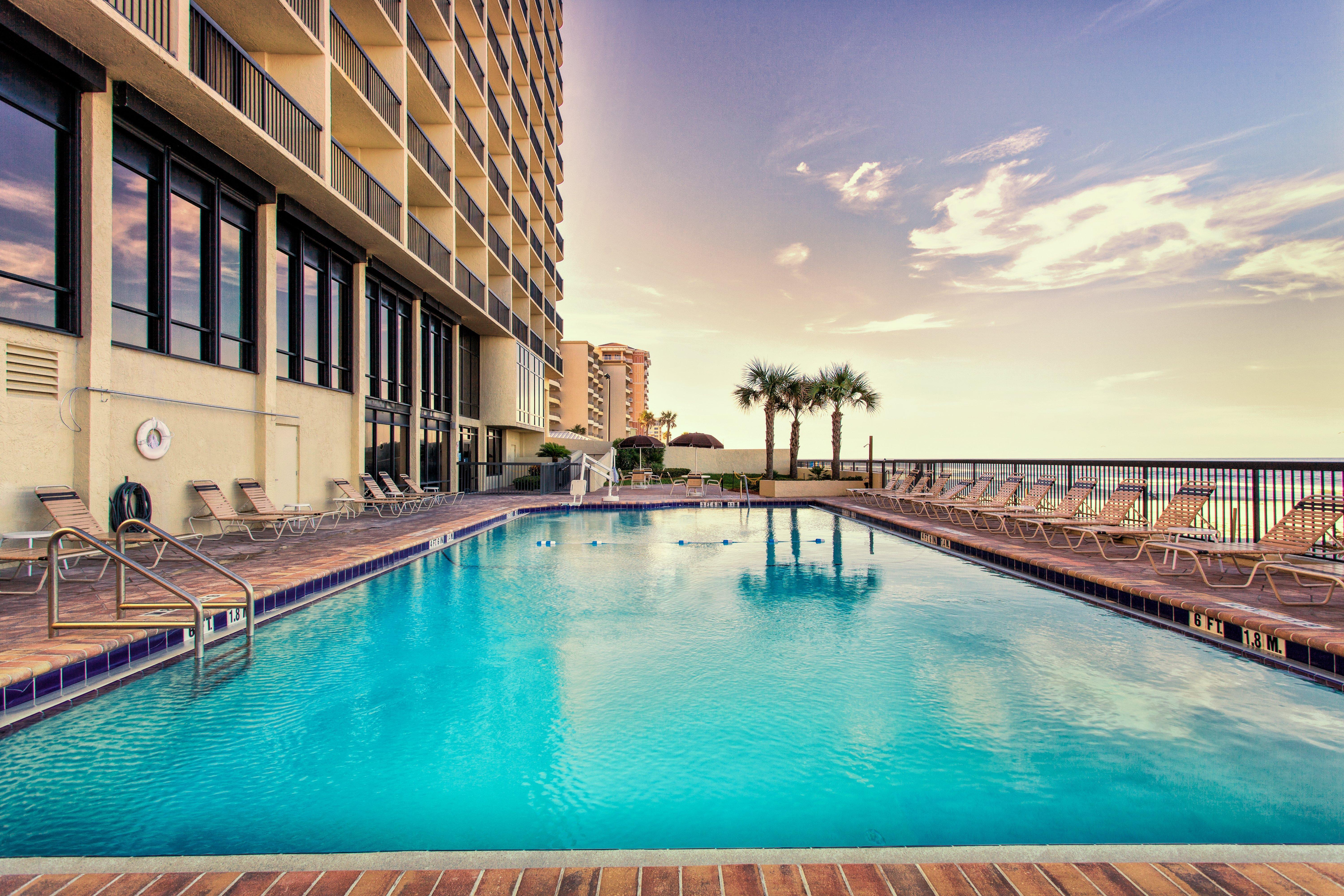 Holiday Inn Express & Suites Oceanfront Daytona Beach Shores By Ihg Zewnętrze zdjęcie