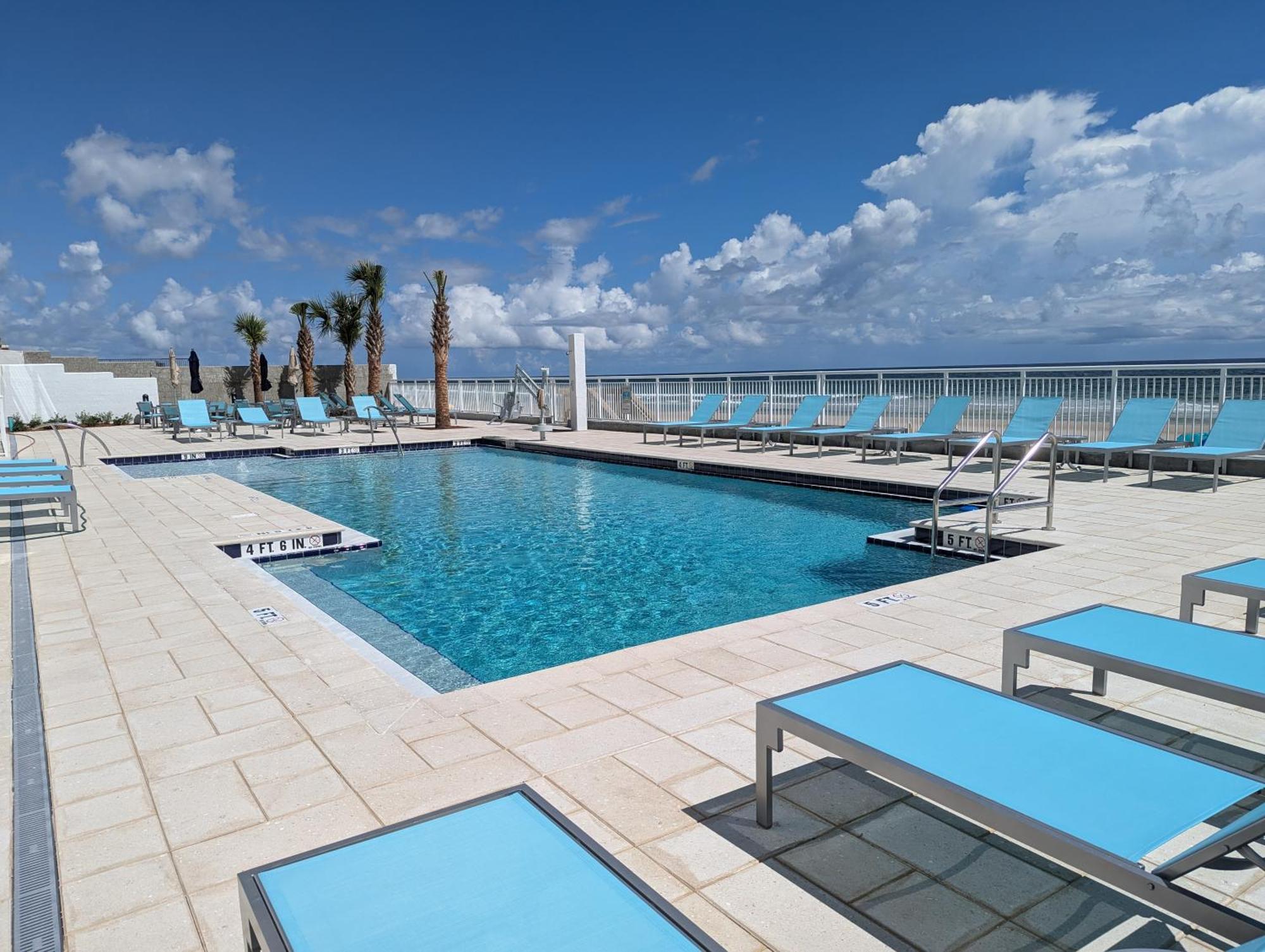 Holiday Inn Express & Suites Oceanfront Daytona Beach Shores By Ihg Zewnętrze zdjęcie