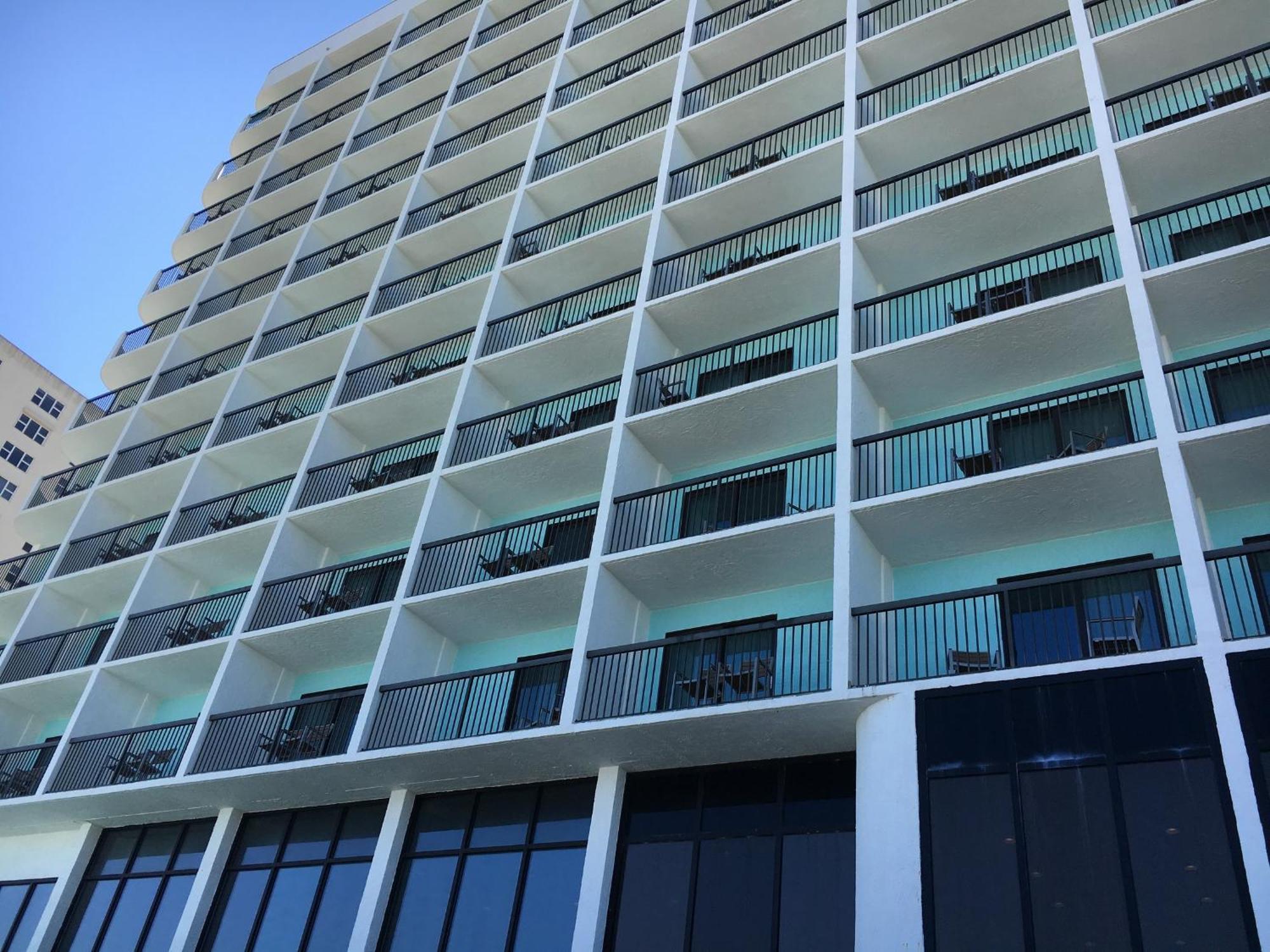 Holiday Inn Express & Suites Oceanfront Daytona Beach Shores By Ihg Zewnętrze zdjęcie