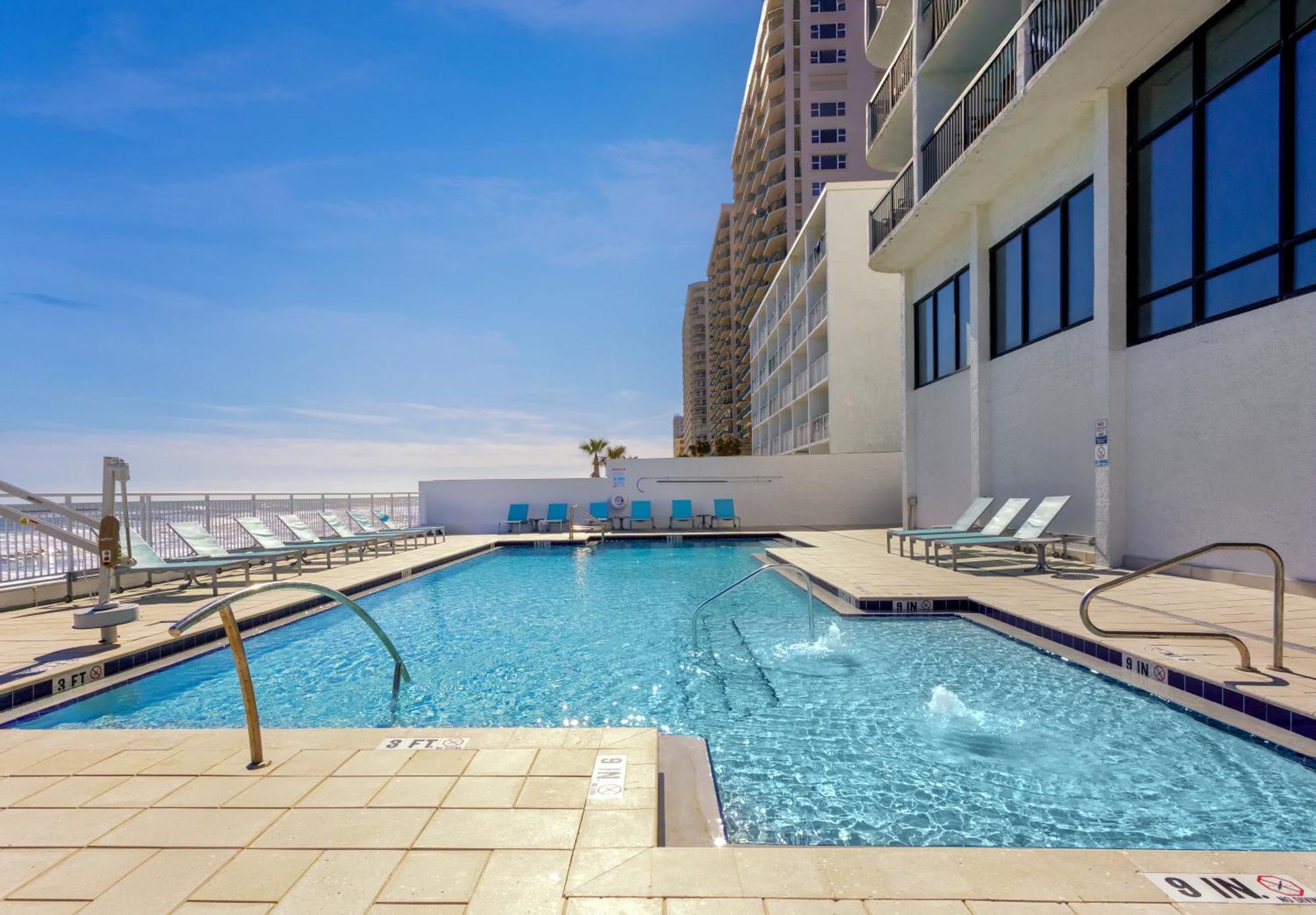 Holiday Inn Express & Suites Oceanfront Daytona Beach Shores By Ihg Zewnętrze zdjęcie