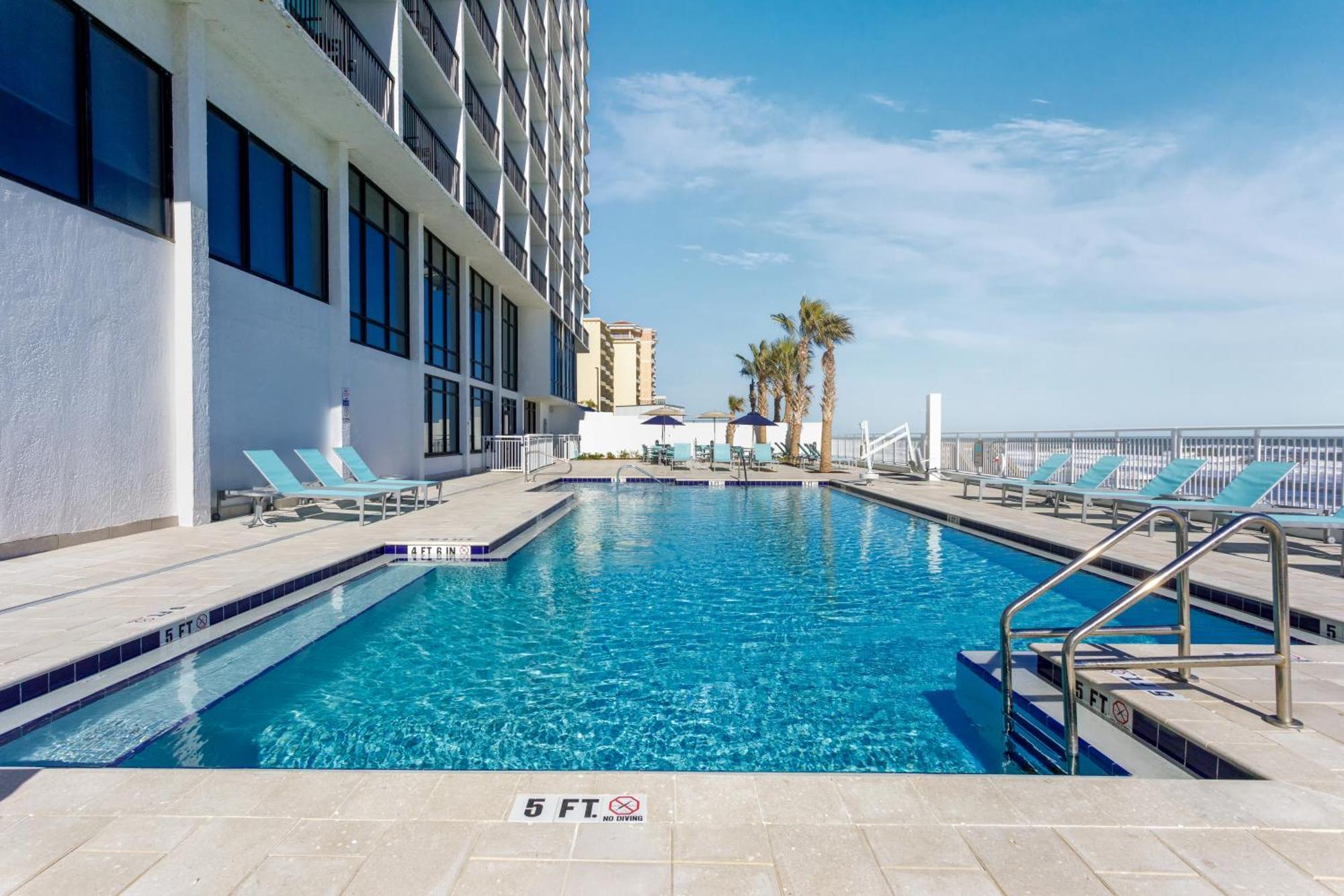 Holiday Inn Express & Suites Oceanfront Daytona Beach Shores By Ihg Zewnętrze zdjęcie