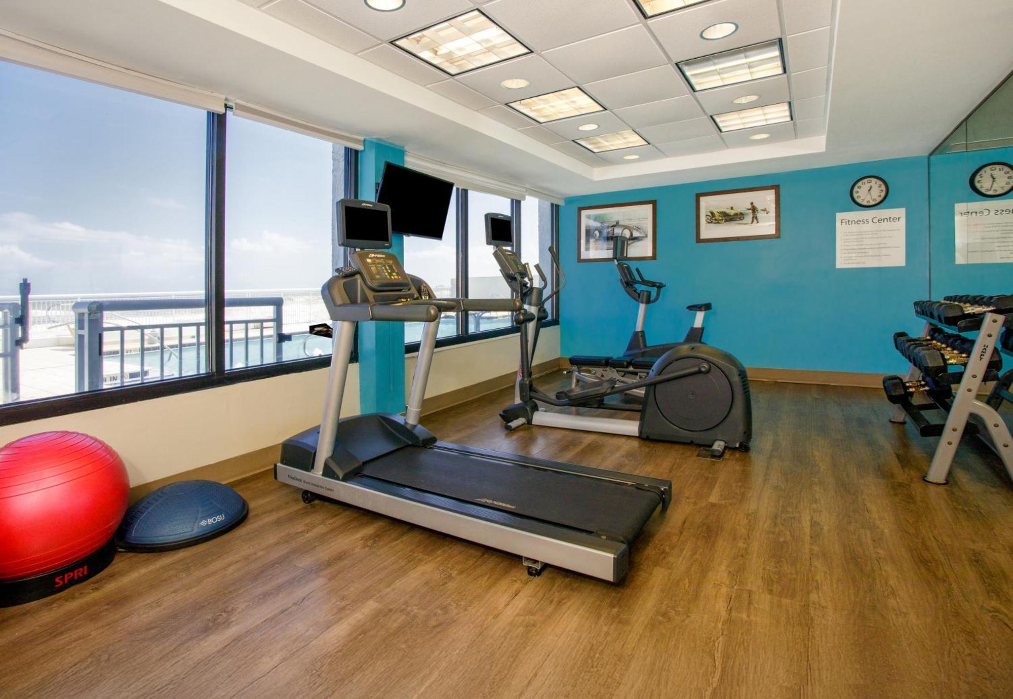 Holiday Inn Express & Suites Oceanfront Daytona Beach Shores By Ihg Zewnętrze zdjęcie