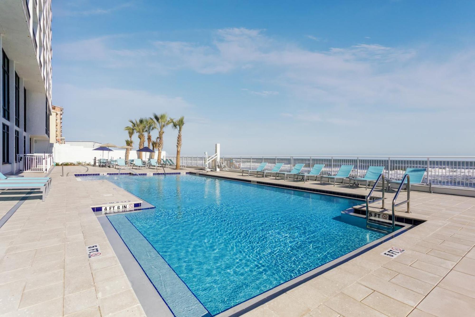 Holiday Inn Express & Suites Oceanfront Daytona Beach Shores By Ihg Zewnętrze zdjęcie