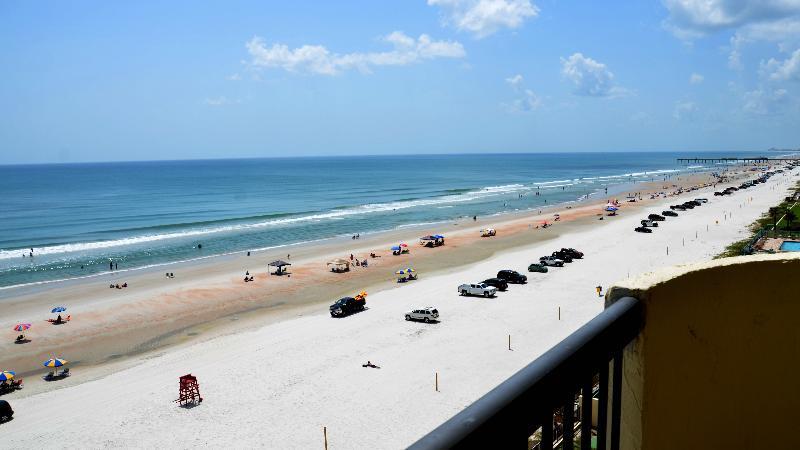 Holiday Inn Express & Suites Oceanfront Daytona Beach Shores By Ihg Zewnętrze zdjęcie